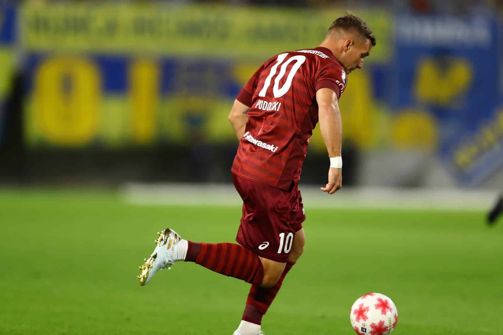 lukas-podolski-nemeziz-messi