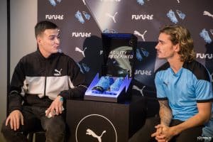 Antoine Griezmann vide son sac pour Footpack!