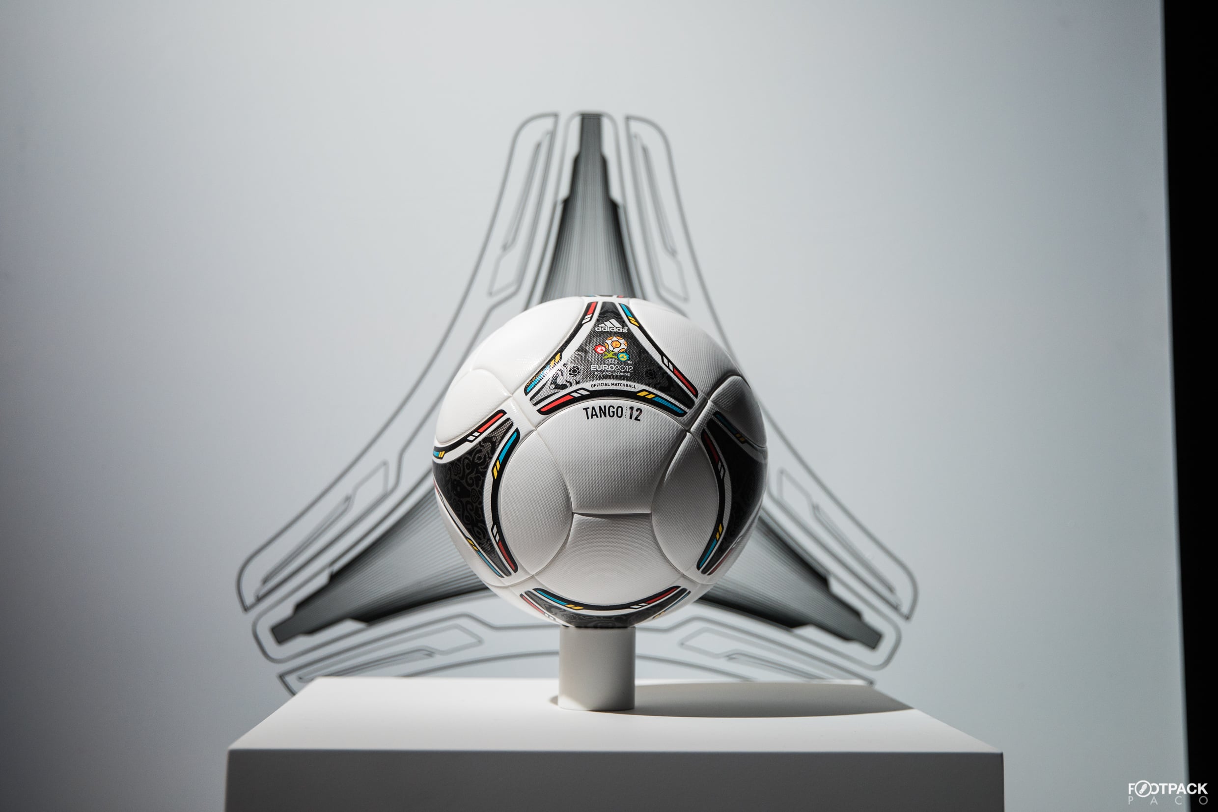 ballon-football-adidas-euro-2012-footpack-2019-2