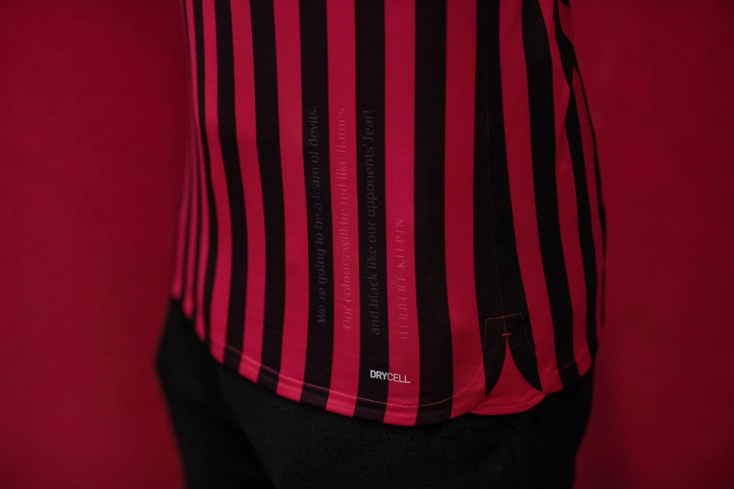 CAMISETA AC MILAN ANIVERSARIO 120 AÑOS – TU CAMISETA SPORT