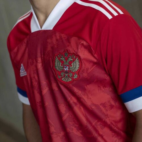 Image de l'article Pourquoi la Russie refuse de porter le nouveau maillot imaginé par adidas?