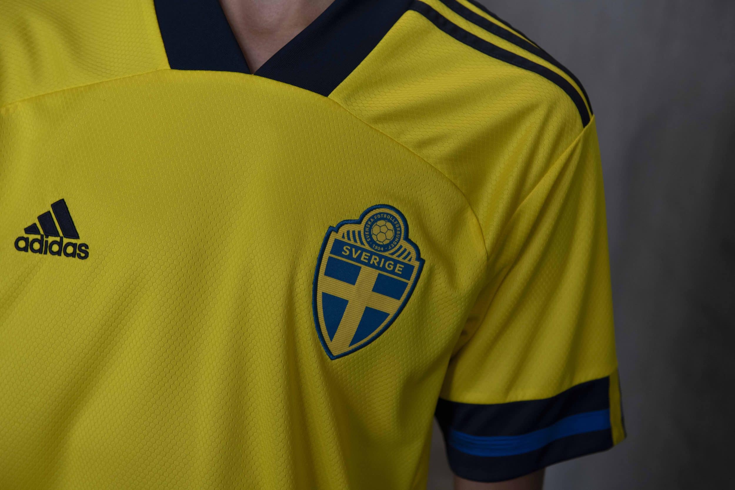 maillot-domicile-suede-euro-2020-adidas-3