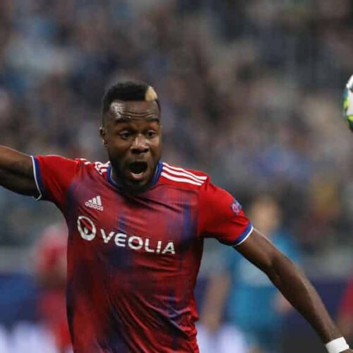 Image de l'article Quand Maxwell Cornet joue avec un maillot sans le logo de l'OL ...