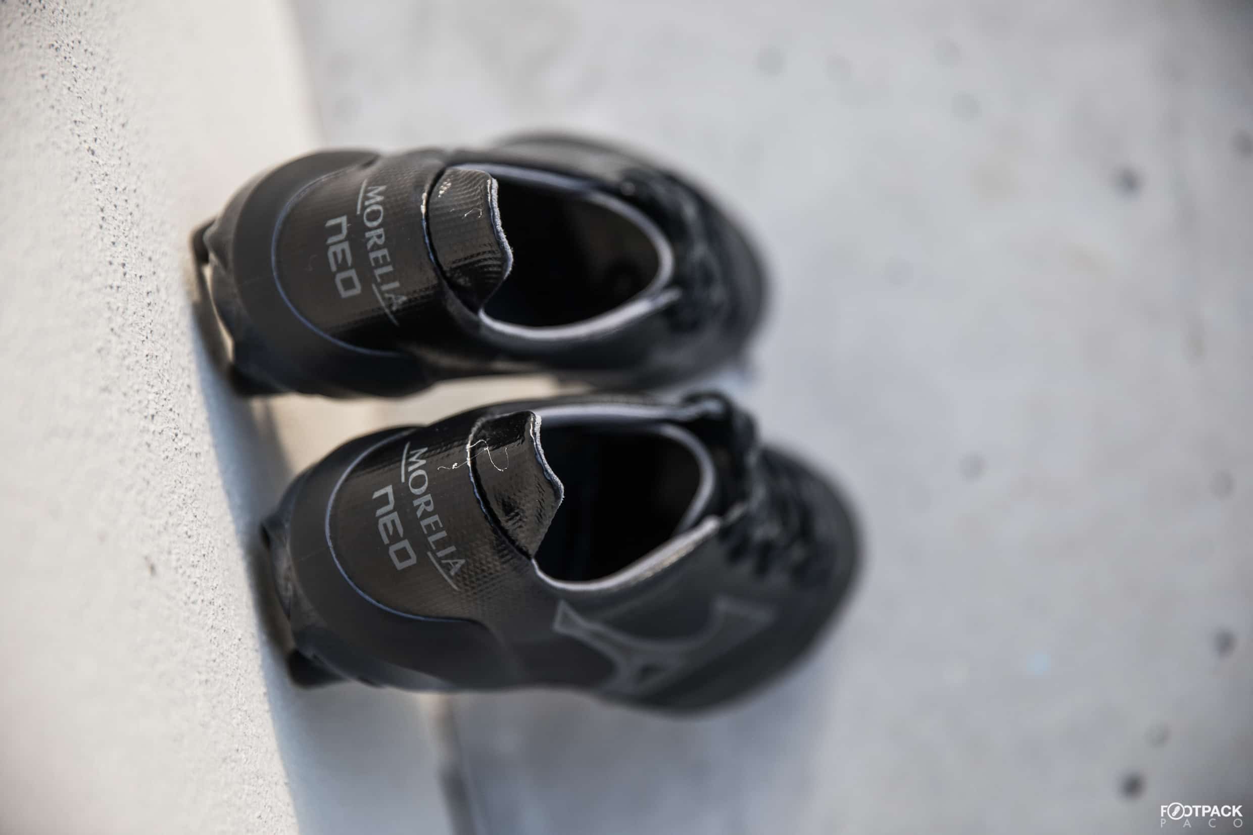 mizuno-morelia-2-neo-beta-noir-footpack-11