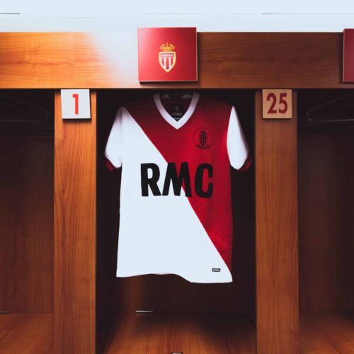 Image de l'article L'AS Monaco réédite son maillot mythique des années 80