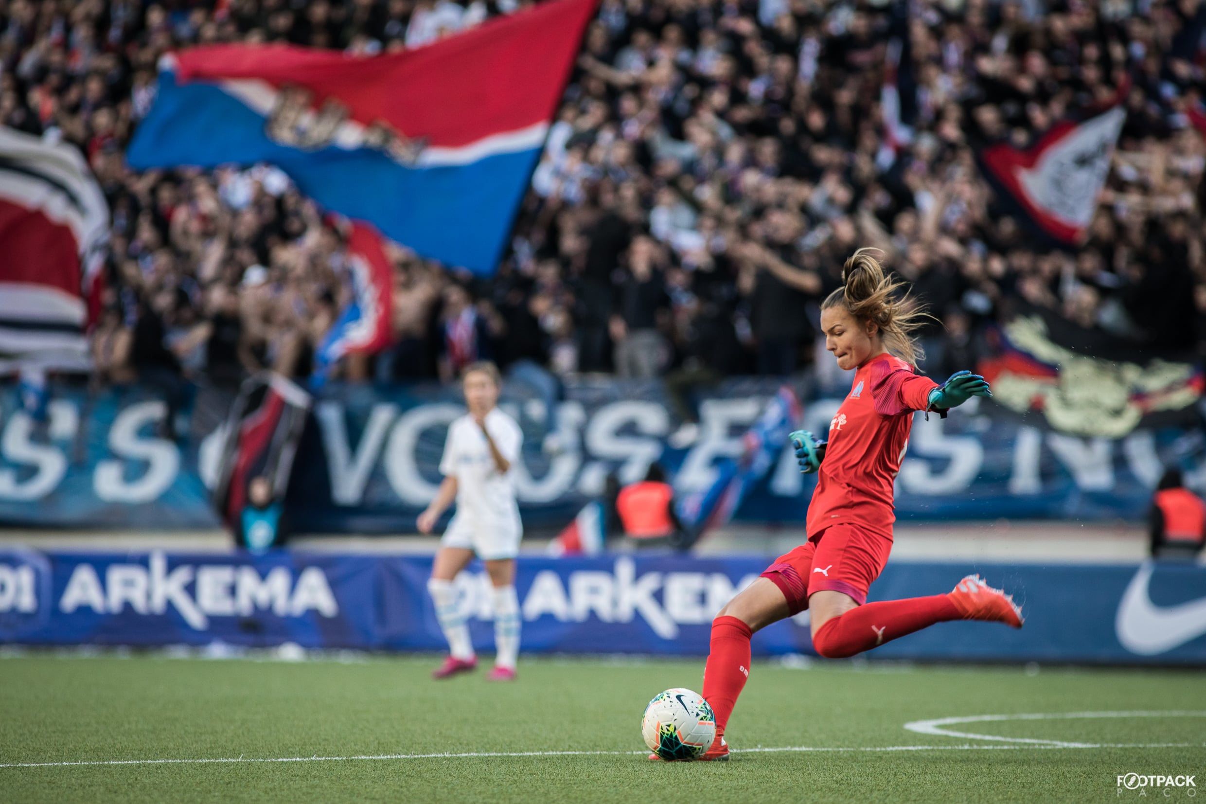 au-stade-paris-saint-germain-psg-olympique-de-marseille-d1-feminine-arkema-footpack-16