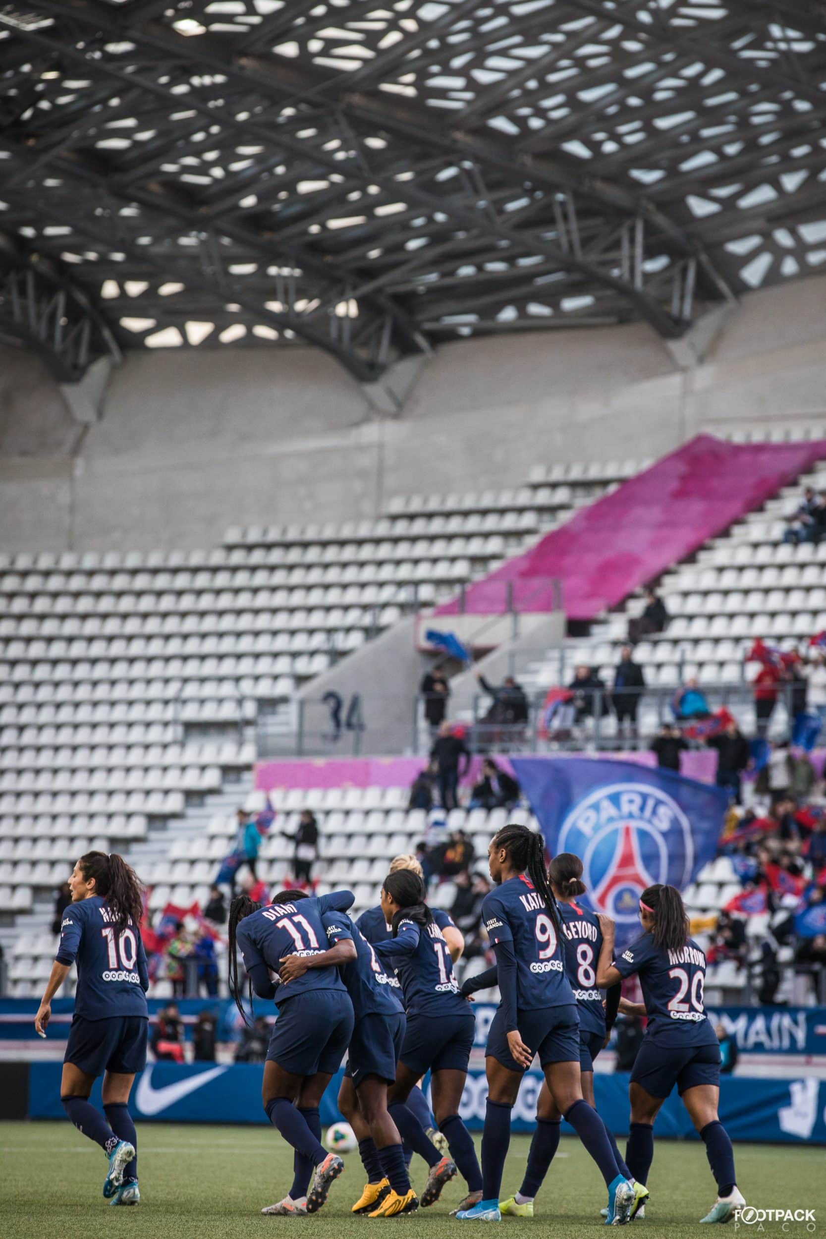 au-stade-paris-saint-germain-psg-olympique-de-marseille-d1-feminine-arkema-footpack-21