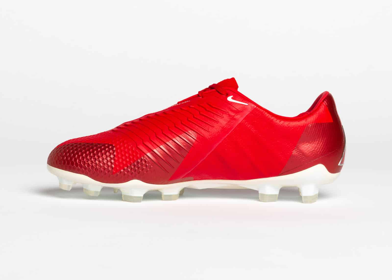 chaussures-foot-nike-phantom-venom-christine-sinclair-record-buts-13