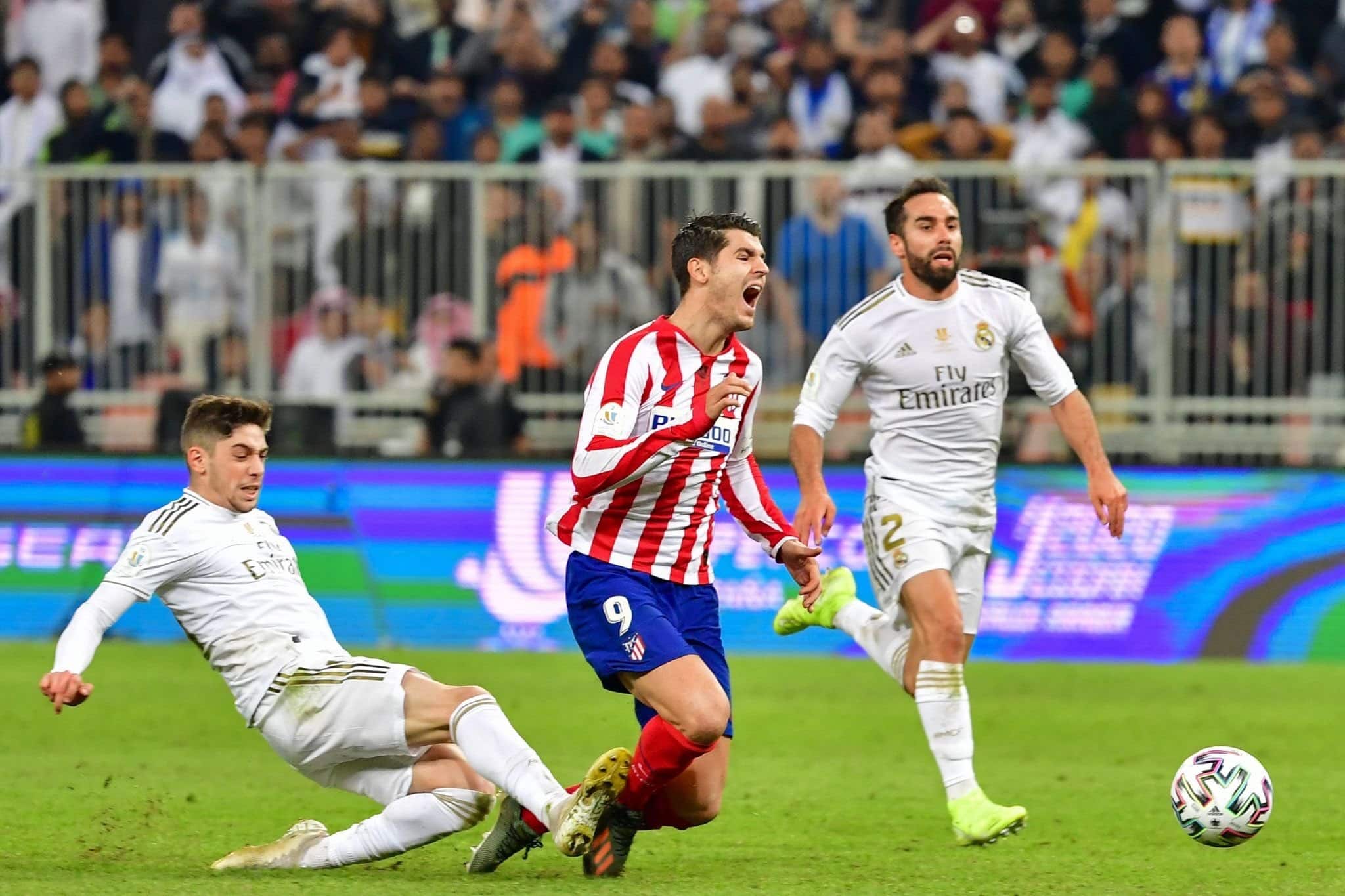 federic-valverde-real-madrid-chaussures-nike-or-1