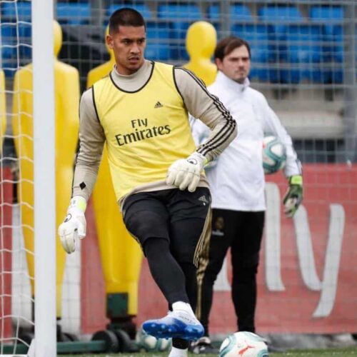 Image de l'article Alphonse Areola avec une nouvelle paire de gants uhlsport ?