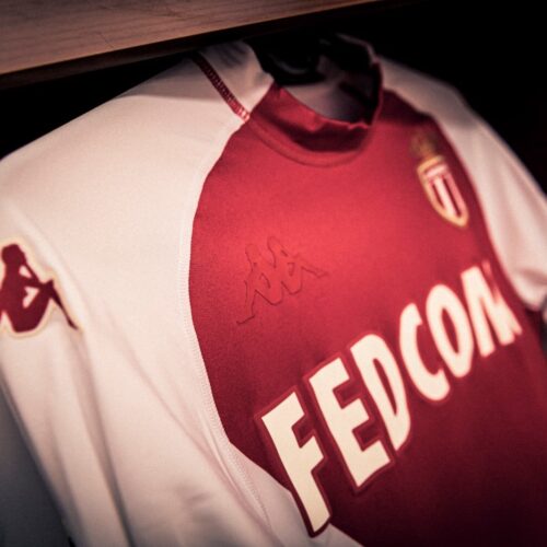Image de l'article Face à Angers, Monaco a porté un maillot Kappa inspiré des années 2000