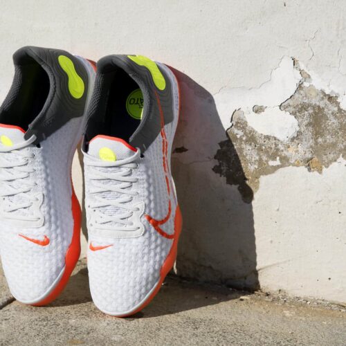 Image de l'article La mousse React débarque sur la légendaire Nike Gato pour le fustal