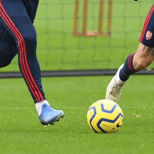 Image de l'article Pourquoi Kolasinac masque les trois bandes sur ses chaussures adidas ?