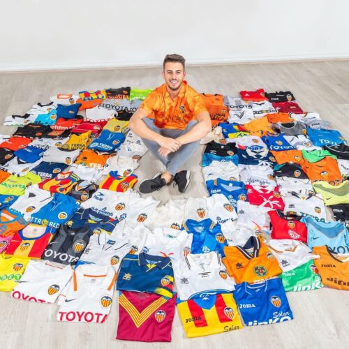 Image de l'article #Kitoutchallenge, le challenge des collectionneurs de maillots de foot