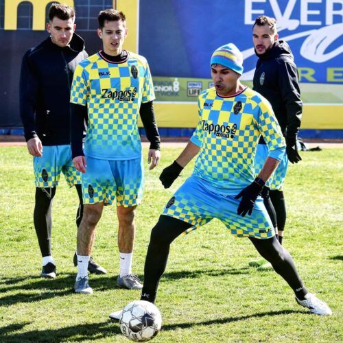 Image de l'article Un club de foot va porter 17 maillots différents en une saison !