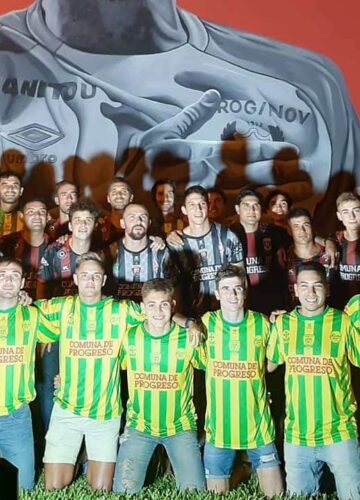 Image de l'article Le club formateur d'Emiliano Sala lance un maillot inspiré du FC Nantes