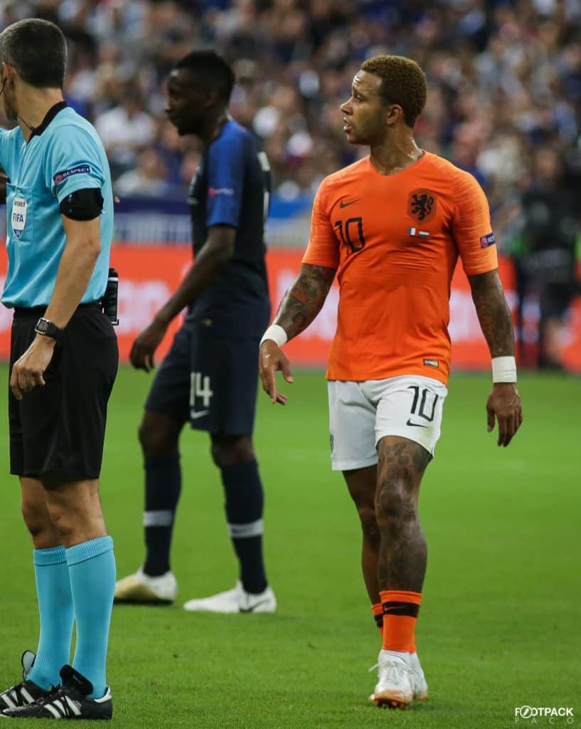 memphis-depay-protège-tibias-3