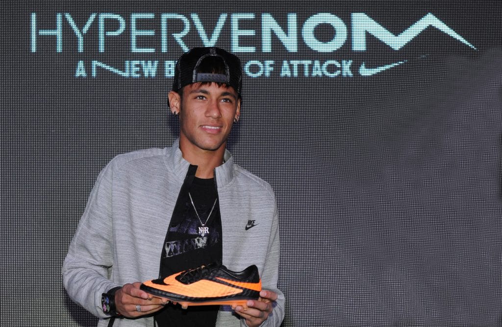 neymar-nike-hypervenom-orange-noir-1
