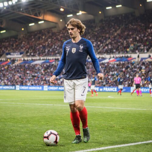 Image de l'article Pourquoi les sponsors sont interdits sur les maillots des sélections ?