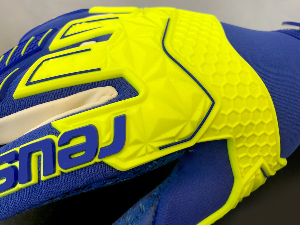 gants-gardiens-reusch-attrakt-ltd-1