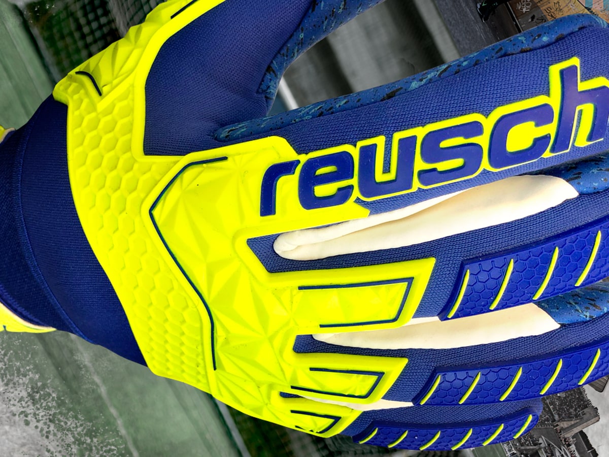 gants-gardiens-reusch-attrakt-ltd-2