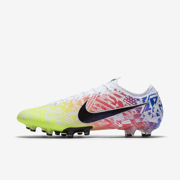 chaussure de neymar rose