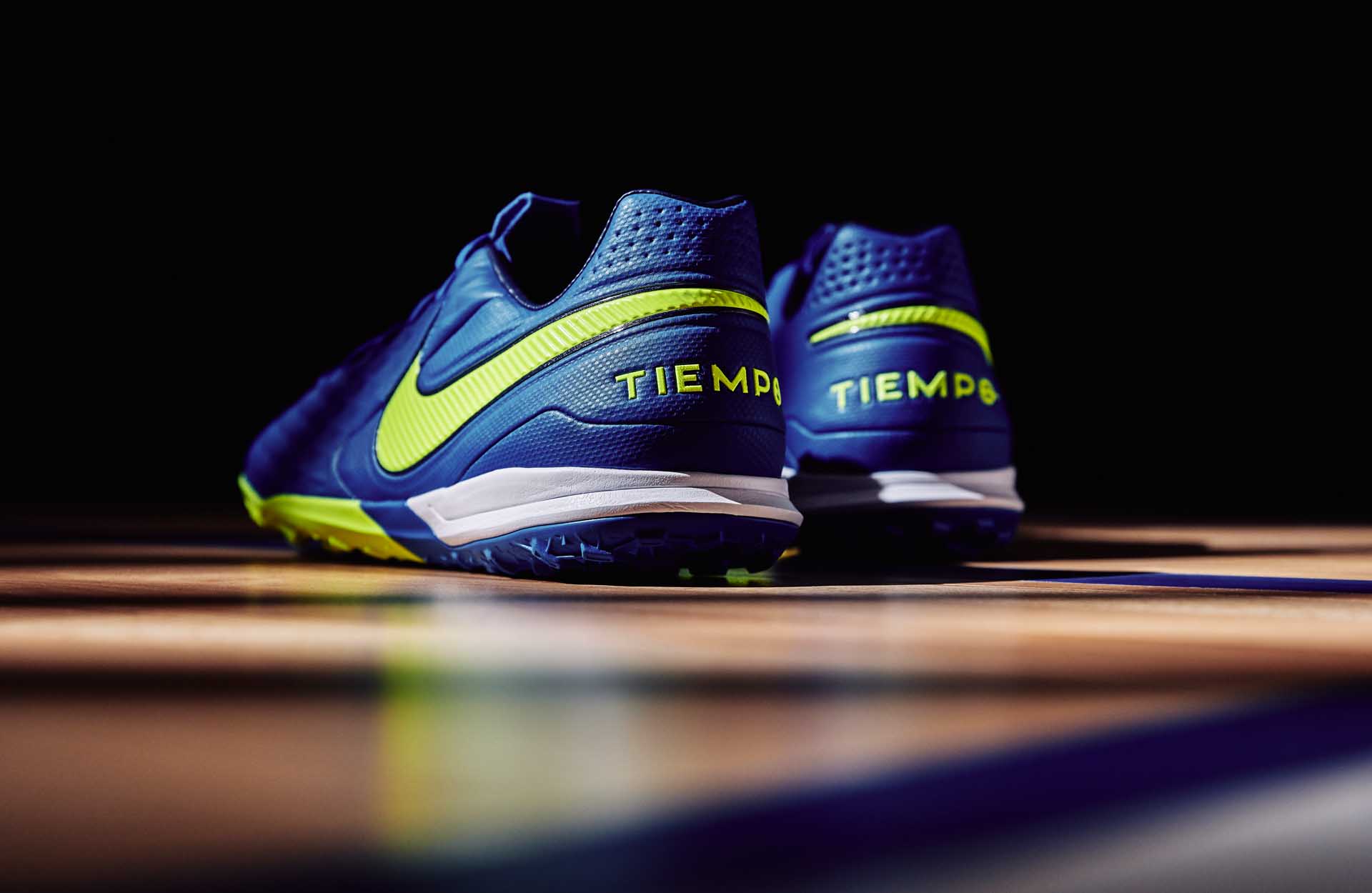 nike-pack-skycourt-football-indoor-2