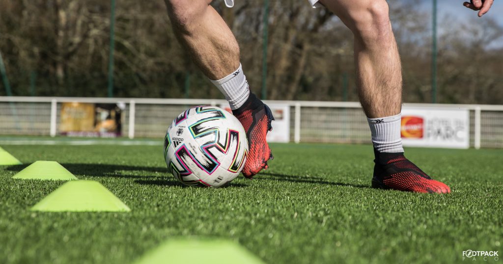 chaussure de foot sans lacet adidas