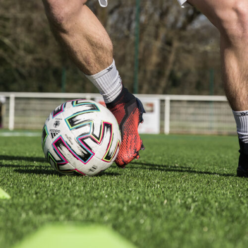 Image de l'article Seulement 1,7% des footballeurs jouent avec des chaussures sans lacets !