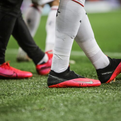 Image de l'article 90% des footballeurs européens portent des crampons Nike ou adidas - Infographie footpack.