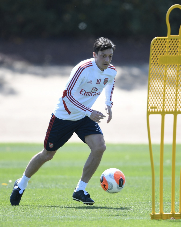 Et si Mesut Özil créait finallement sa propre marque