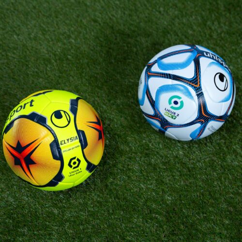 Image de l'article uhlsport présente les ballons 2020-2021 de la Ligue 1 et de la Ligue 2