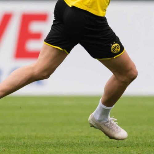 Image de l'article Erling Haaland masque de nouveau la virgule de ses chaussures Nike ...