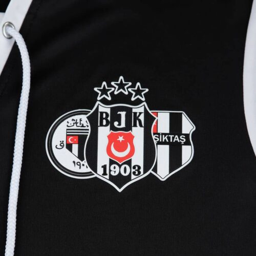 Image de l'article Pour l'anniversaire de sa fondation, le Besiktas dévoile un maillot spécial