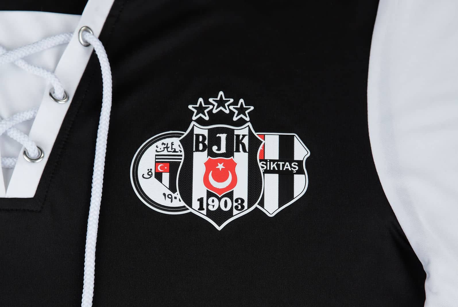 Maillot Extérieur Umbro Besiktas 07/08 – Taille S/M, Blanc, état Idéal