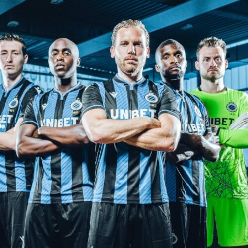Image de l'article Macron présente les maillots 2020-2021 du FC Bruges