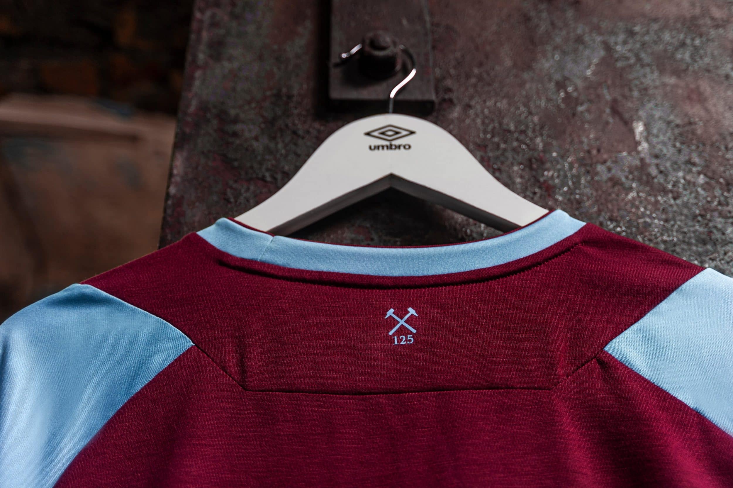maillot-domicile-west-ham-united-2020-2021-umbro-125-ans-2