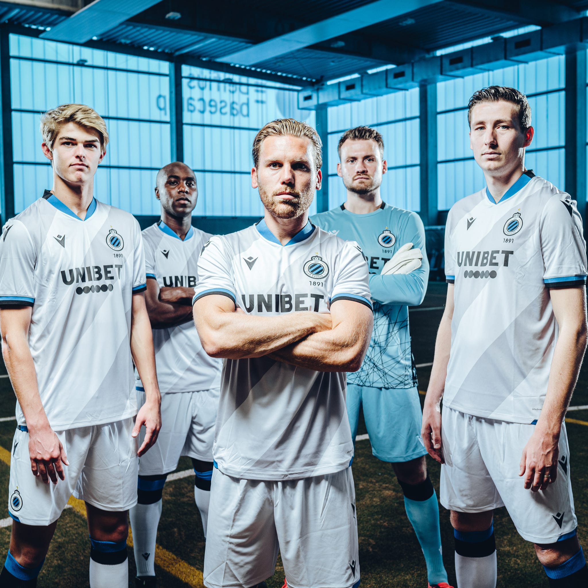 maillot-exterieur-2020-2021-fc-bruges-club-brugges-macron-1