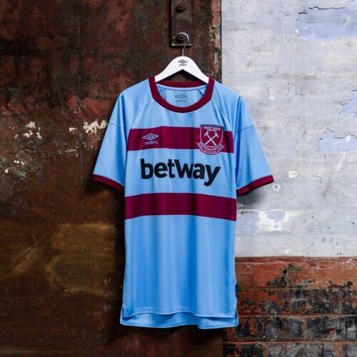 Image de l'article Quels sont les nouveaux maillots de foot 2020-2021 dévoilés ? Épisode 3