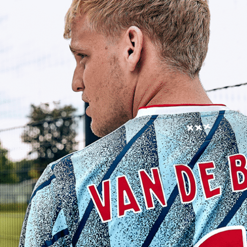 Image de l'article L'Ajax Amsterdam et adidas présentent les maillots 2020-2021