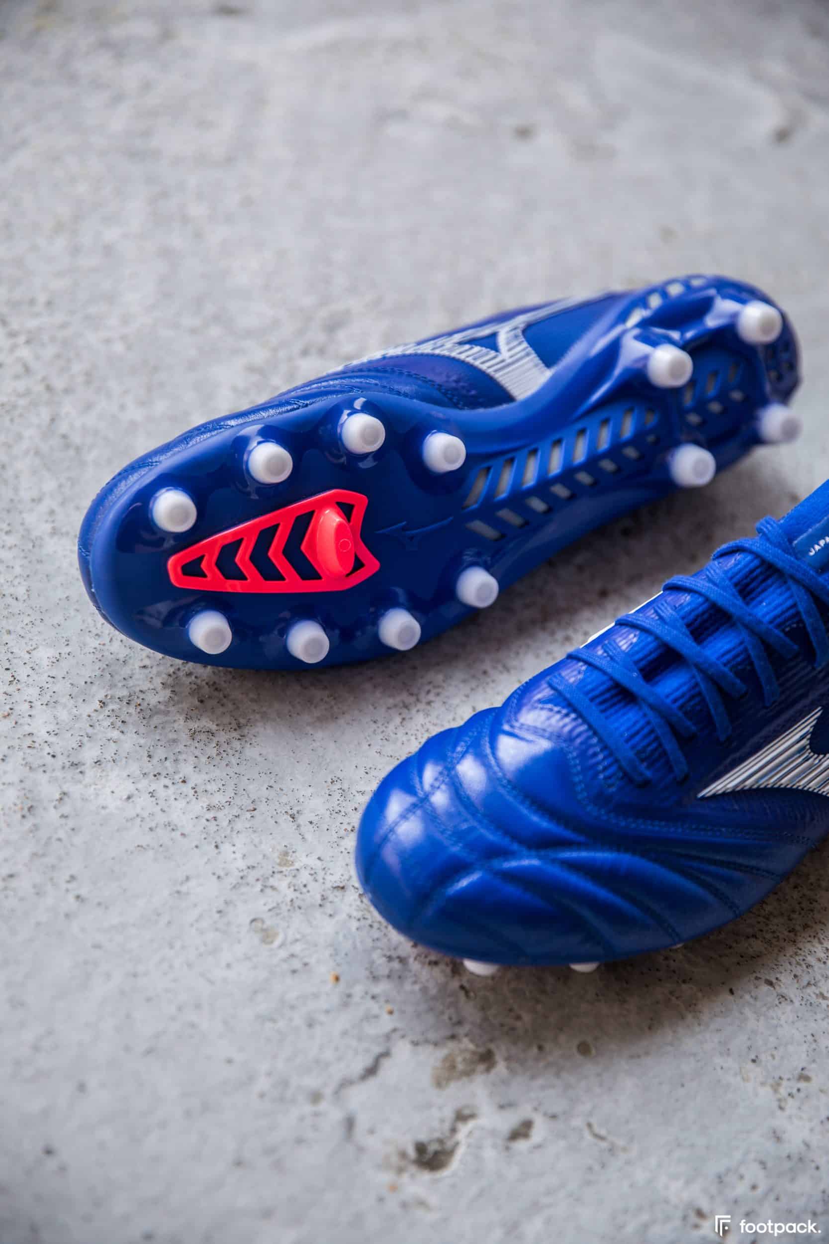 mizuno-morelia-3-reach-beyond-13
