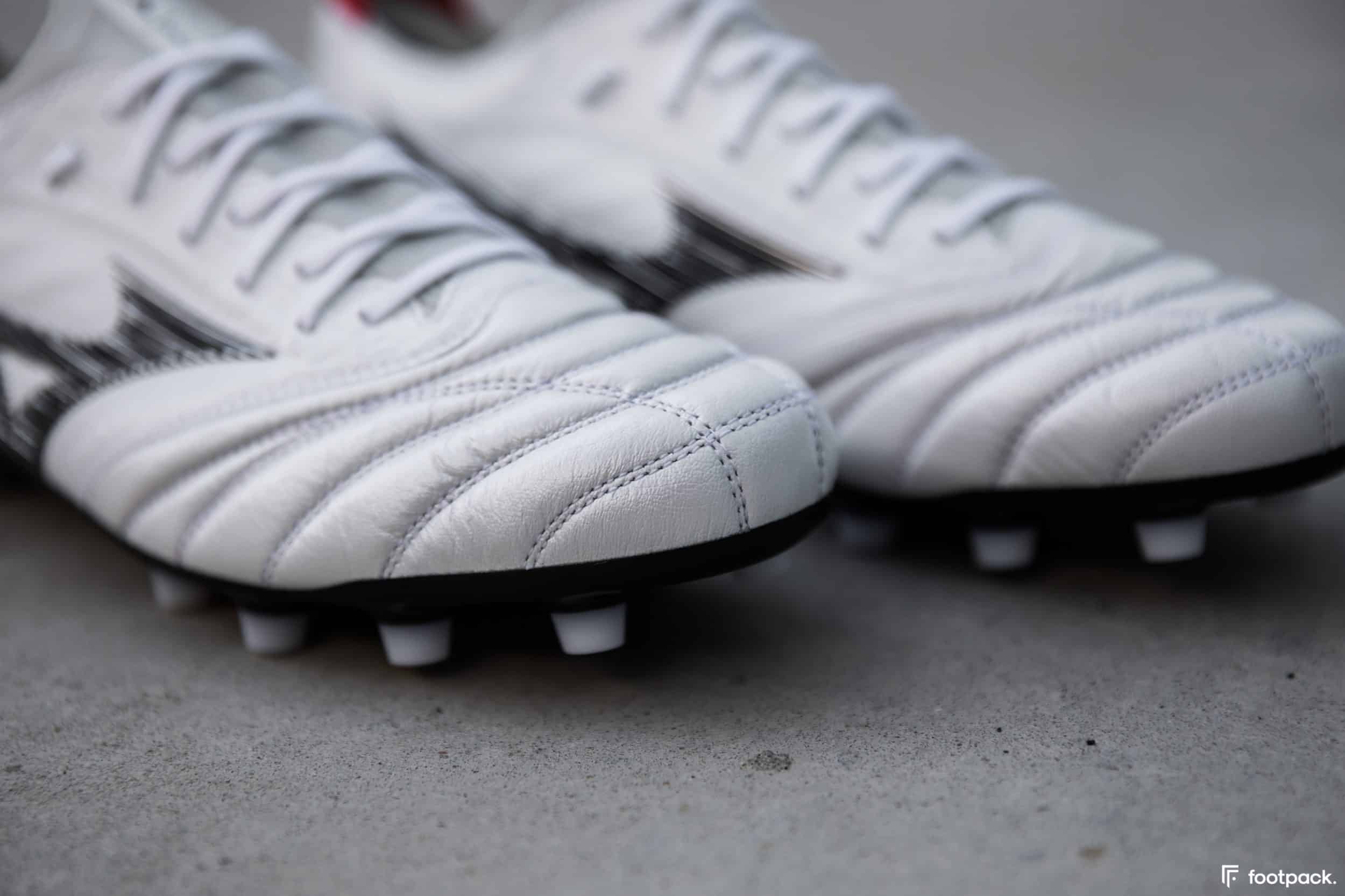 mizuno-morelia-neo-3-runbird-dna-footpack-11