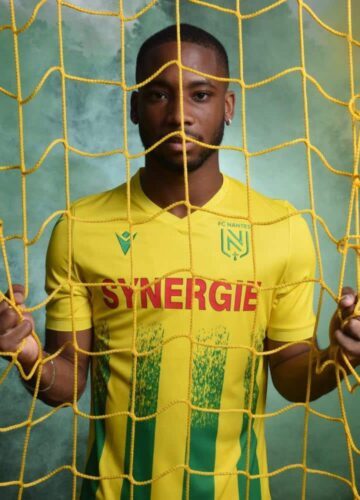 Image de l'article Le FC Nantes présente ses maillots 2020-2021 avec Macron