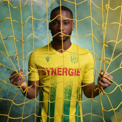 Image de l'article Le FC Nantes présente ses maillots 2020-2021 avec Macron