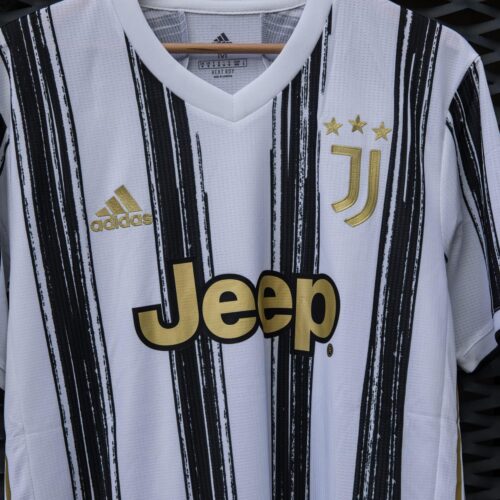 Image de l'article 45 millions d'Euros par an pour s'afficher sur le maillot de la Juventus !