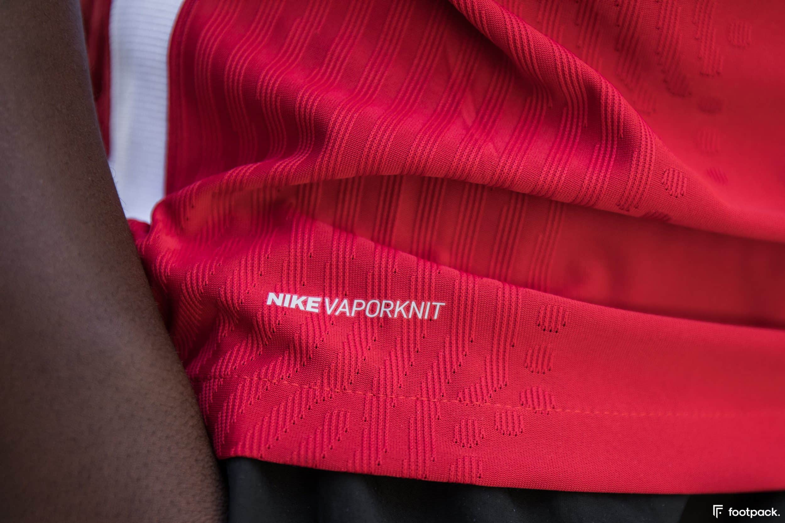 maillot-domicile-liverpool-2020-2021-nike-footpack-15