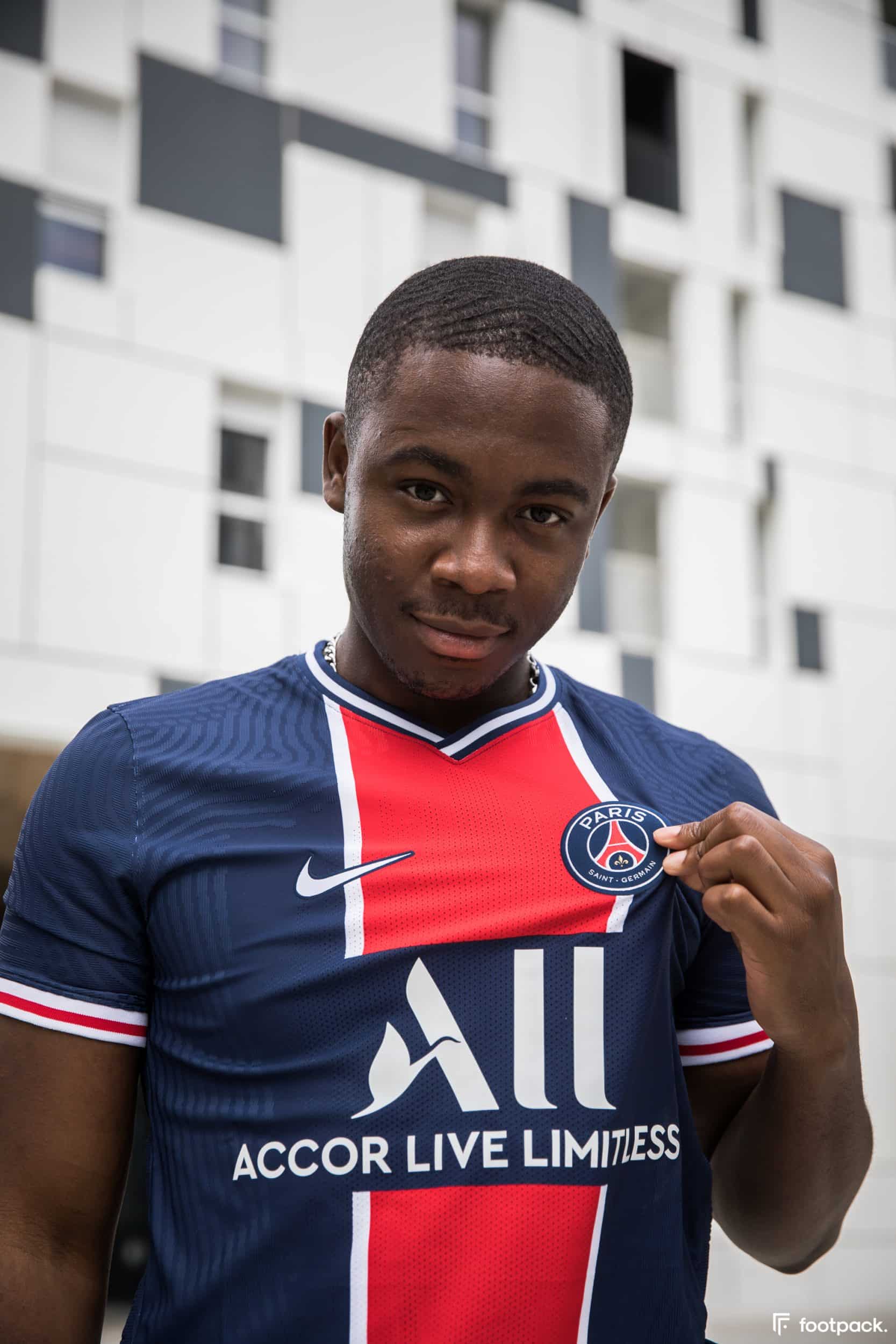 maillot-domicile-psg-2020-2021-nike-footpack-7
