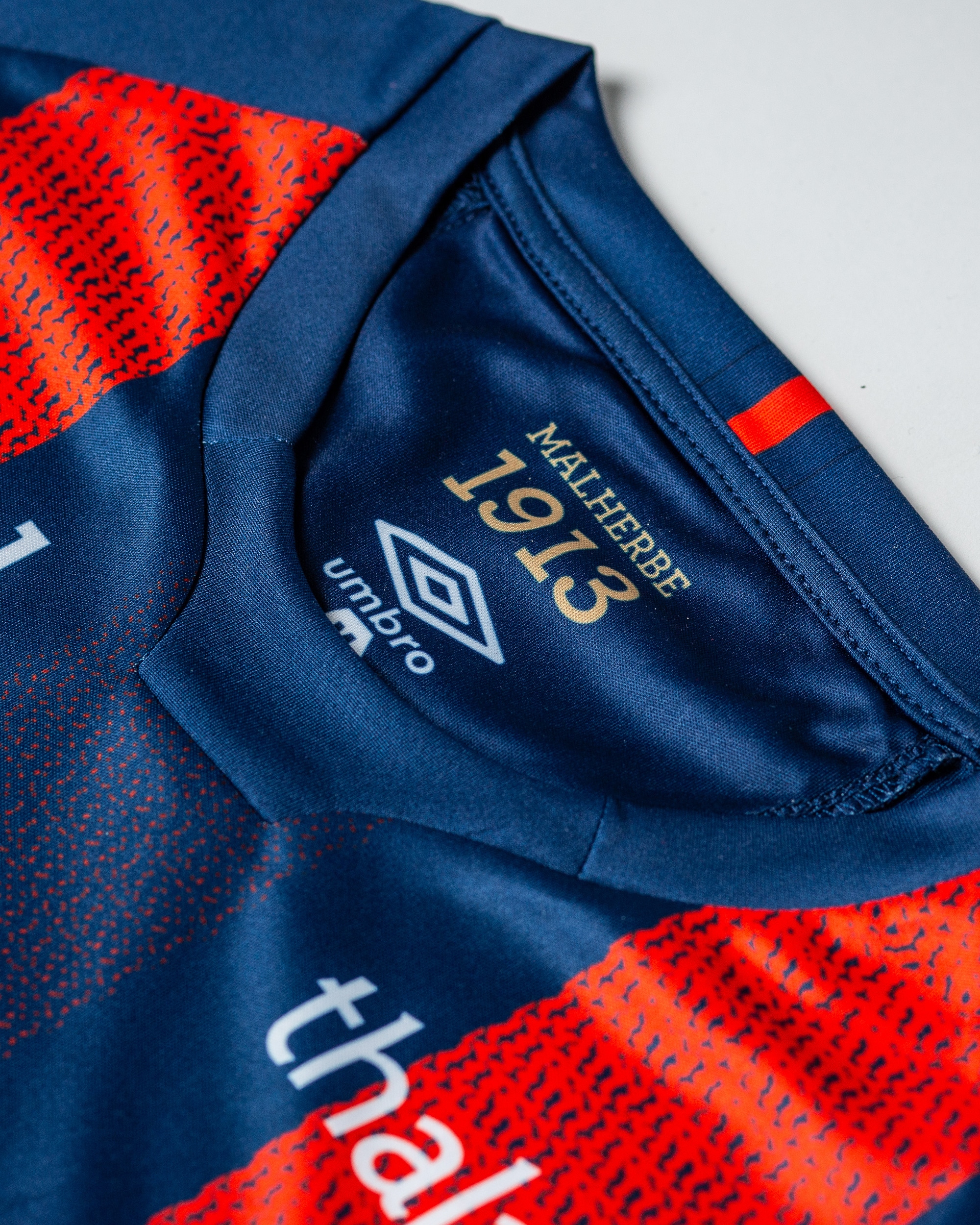 maillot-domicile-stade-malherbe-caen-2020-2021-umbro-1