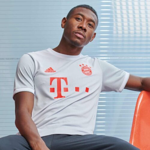 Image de l'article adidas lance les maillots 2020-2021 du Bayern Munich