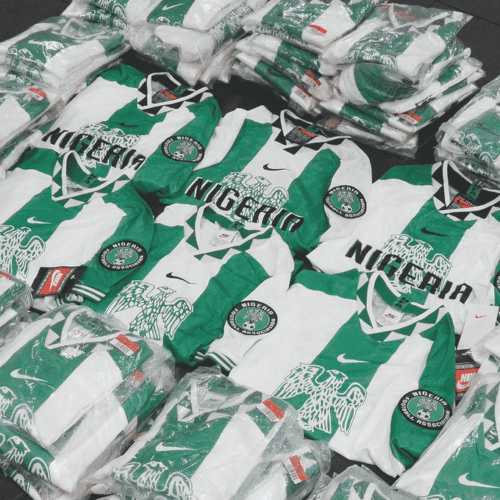 Image de l'article Classic Football Shirt met la main sur des dizaines de maillots 1996 du Nigéria